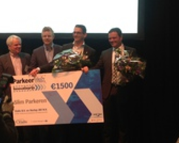 apr13.WinnaarInnovatieprijs.ParkeerVak.foto.jpg